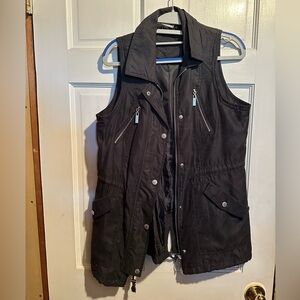 JouJou Sleeveless Utility Vest in Dark Brown/Black